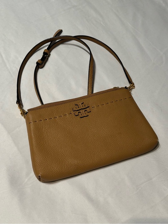 Tory Burch Handbags - Tory Burch Pebbled Leather Crossbody in Tan Brown